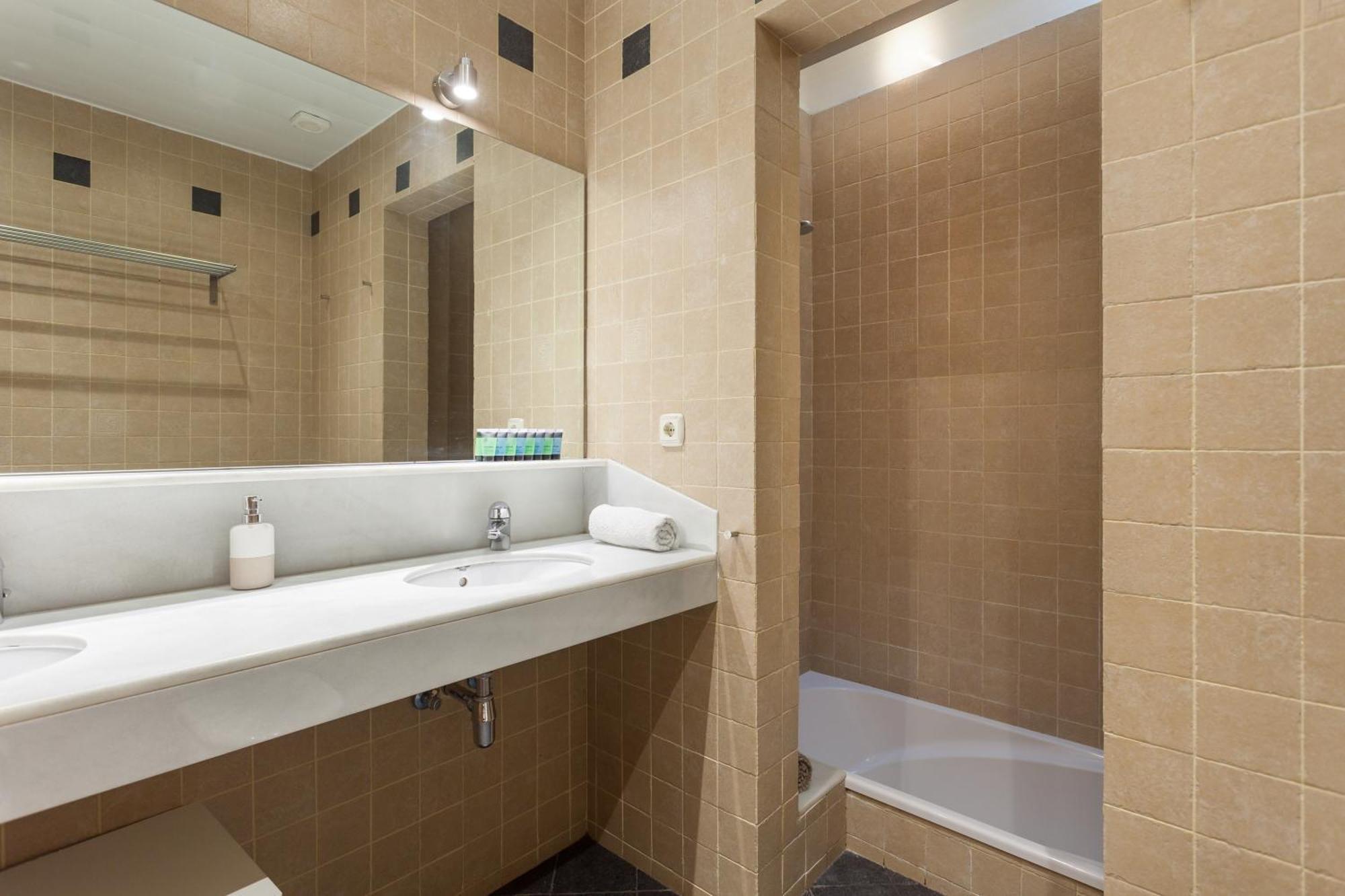 Art House Sagrada Familia Apartment Barcelona Ngoại thất bức ảnh