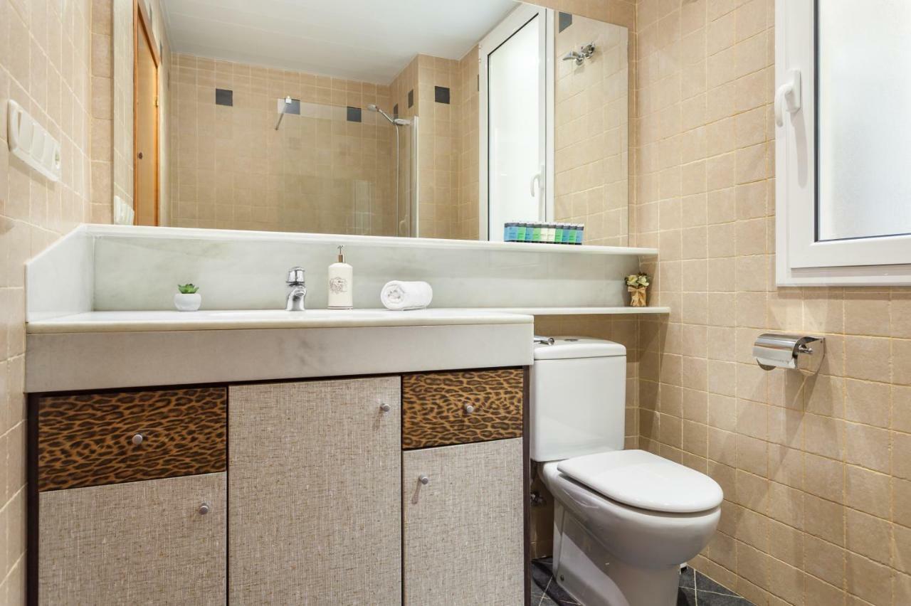 Art House Sagrada Familia Apartment Barcelona Ngoại thất bức ảnh